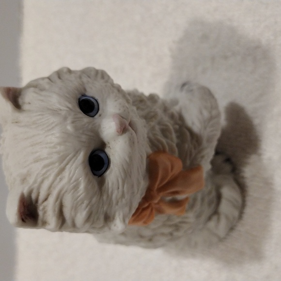 Vintage, Homco porcelain cat with pink bow. - Picture 2 of 4